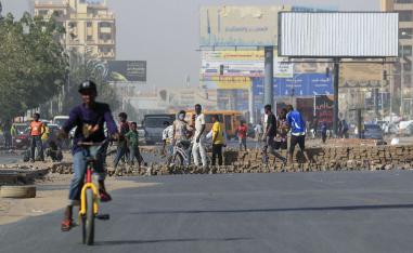 غضب في السودان بسبب سياسيات التجويع وانتشار الفقر