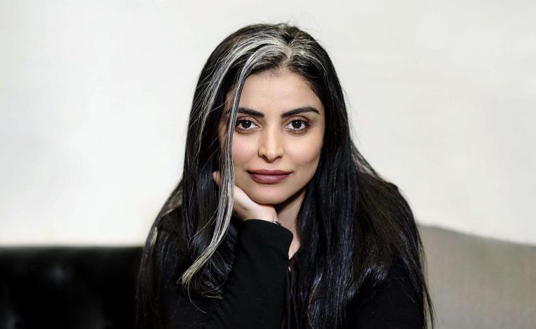 الروائية سارة عمر 