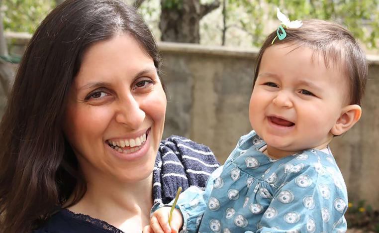 زاغري راتكليف خاضعة للإقامة الجبرية لدى والديها في طهران مع سوار الكتروني