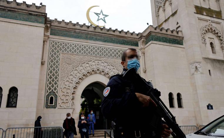 مجلس مسلمي فرنسا ينبذ الإسلام السياسي تحت ضغوط ماكرون