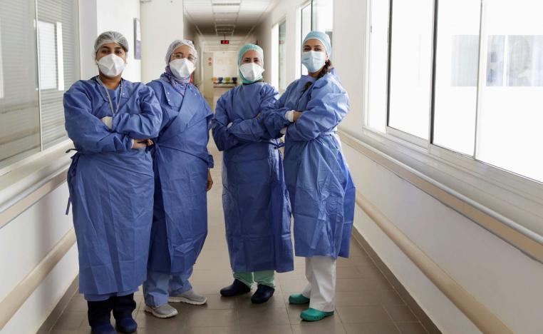 طاقم طبي مغربي