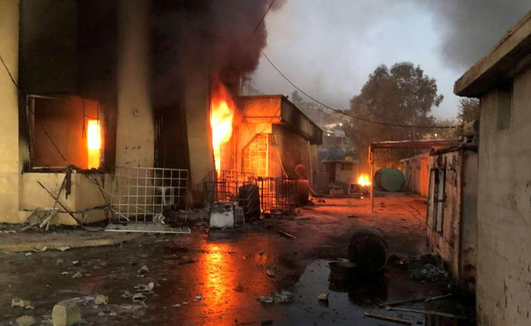 مكتب الاتحاد الوطني محترقا بسبب الاحتجاجات