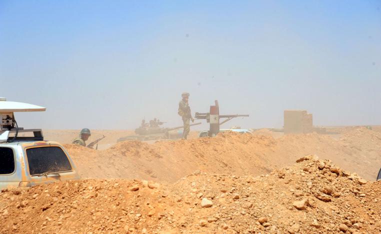 داعش يتصيد عناصر الجيش السوري وحلفاءه في البادية في كمائن وهجمات مباغتة