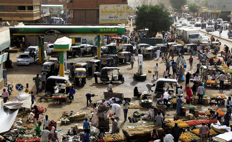 السودان يعاني أزمة اقتصادية متراكمة من إرث البشير