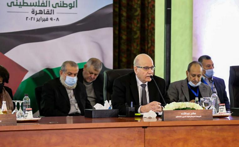 ممثلو الفصائل الفلسطينية يخترقون جدار الأزمة في حوار القاهرة