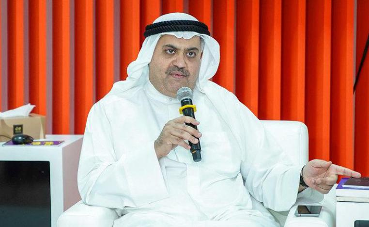 الكاتب والفنان التشكيلي الإماراتي علي العبدان