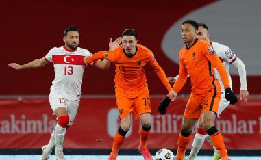 المنتخب البرتقالي يستهل مشواره بأسوأ طريقة ممكنة أمام مضيفه التركي