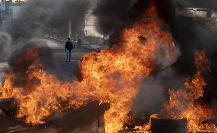 احتجاجات مستمرة لليوم الخامس في مدن لبنانية عدة