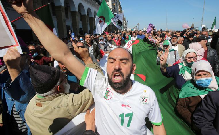 الجزائر تنوع أساليب القمع لترهيب نشطاء الحراك