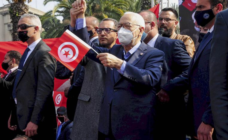 راشد الغنوشي يشارك في تظاهرة وسط تونس