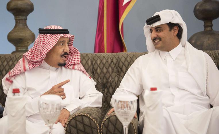 أمير قطر الشيخ تميم بن حمد آل ثاني و العاهل السعودي الملك سلمان بن عبدالعزيز آل سعود