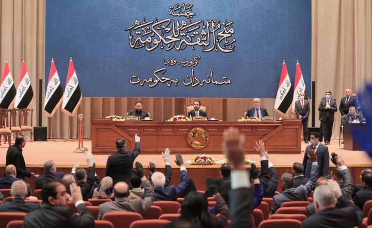 اشتباك وتراشق بالقوارير في البرلمان يرسم وضعا قاتما لسنّة العراق