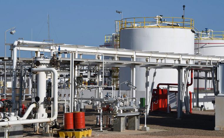 قطاع النفط في تونس يتراجع متأثرا بالواقع السياسي المشحون