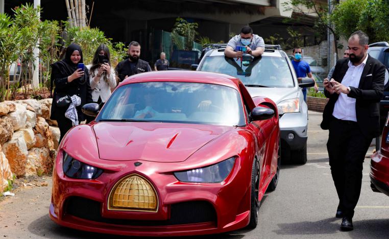 سيارة كهربائية