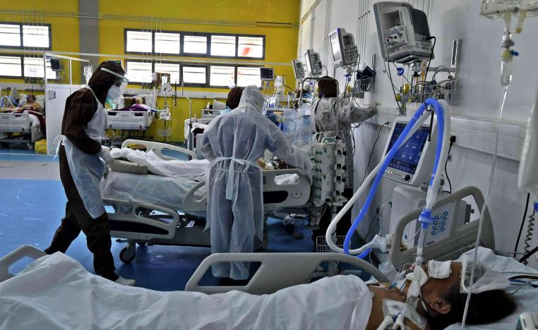 مستشفيات تونس تئن تحت ضغوط تفشي كورونا