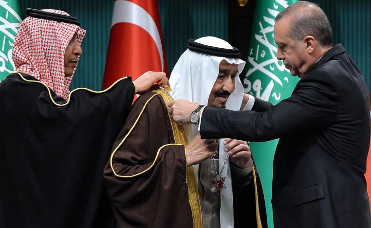الرئيس التركي رجب طيب اردوغان والعاهل السعودي الملك سلمان بن عبدالعزيز ال سعود