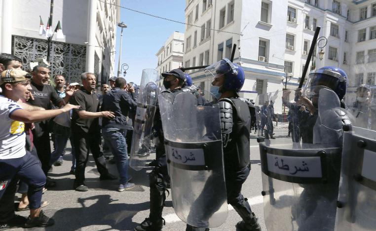 القمع يتفاقم في الجزائر