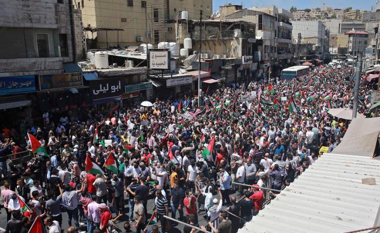 اعتداءات إسرائيل على القدس وغزة تثير غضب الشارع الأردني 