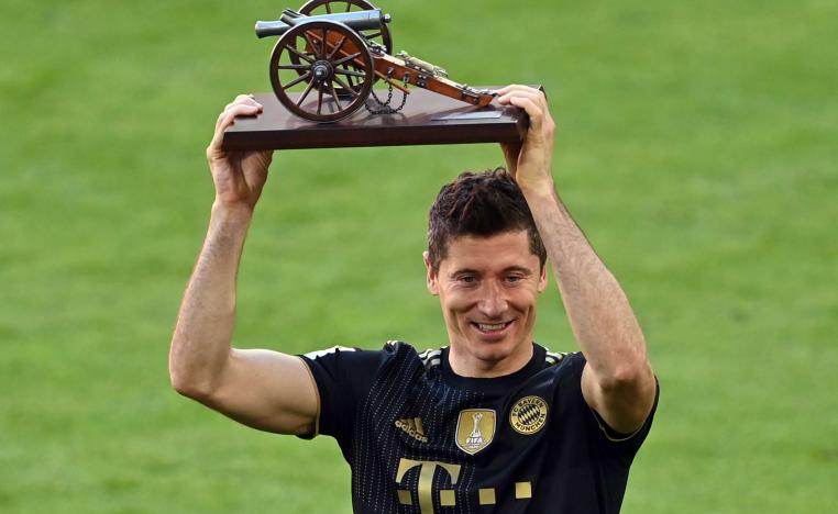المهاجم البولندي يتوج للمرة السادسة هدافاً للدوري الالماني