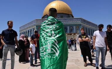 فلسطينيون في حرم المسجد الأقصى