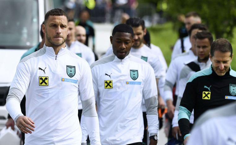 النمسا لنقارعة الكبار