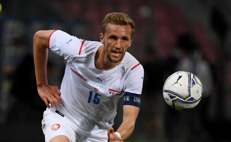 لاعب وسط توتنهام امام فرصة الرد على المشككين