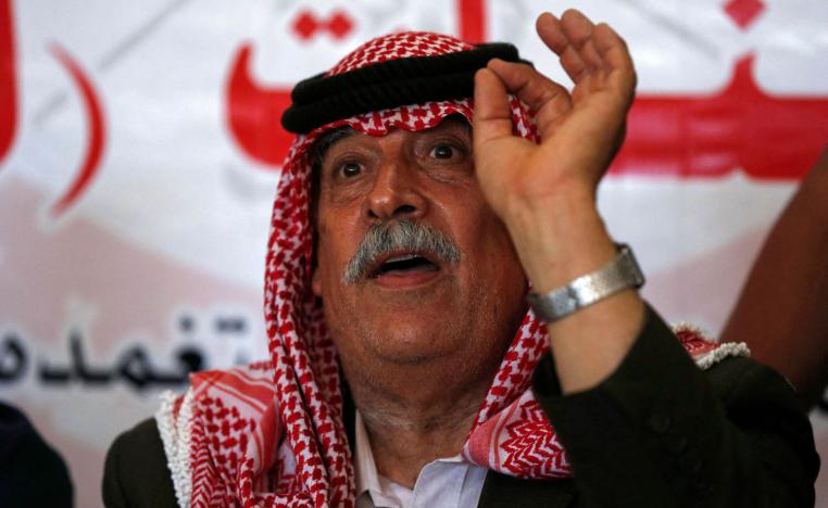 والد نزار بنات في مؤتمر صحفي