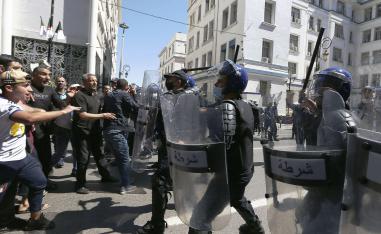 CNLD: around 300 people are currently behind bars on charges related to the Hirak