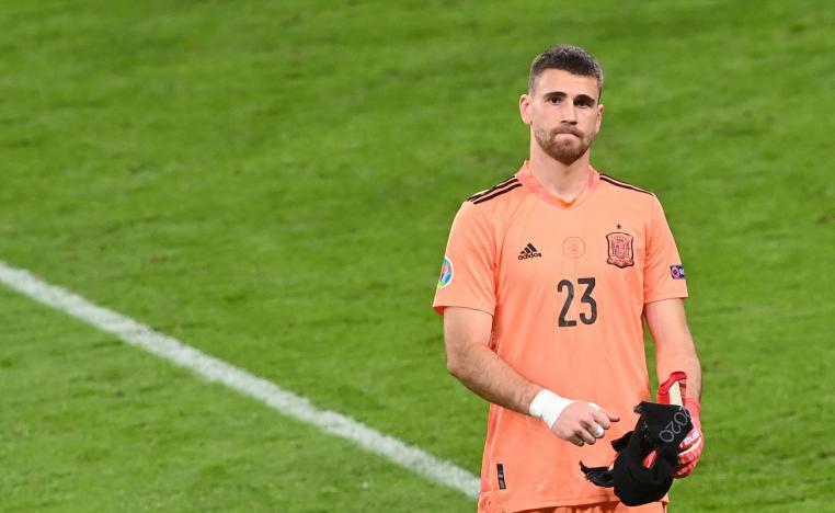 الحارس أوناي يتسبب في هدف عكسي 