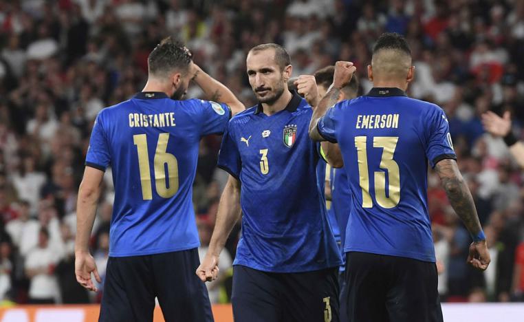 إيطاليا تحرز لقبها الثاني بعد 1968 