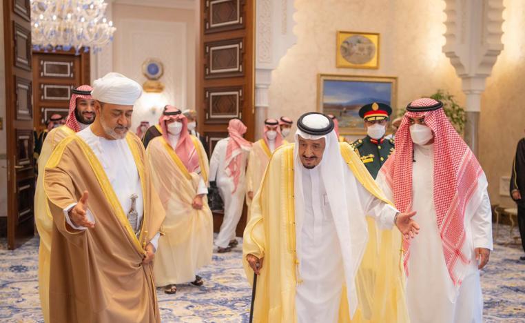 مباحثات بين السلطان هيثم بن طارق والملك سلمان حول تعزيز العلاقات الثنائية