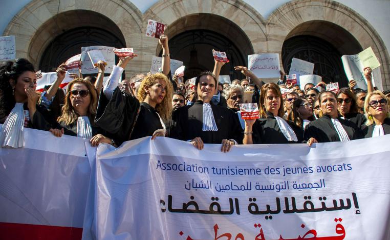 قوى مدنية وسياسية تتهم القضاء التونسي بعدم الاستقلالية التامة وبخضوع بعض القضاة لرغبات السياسيين 