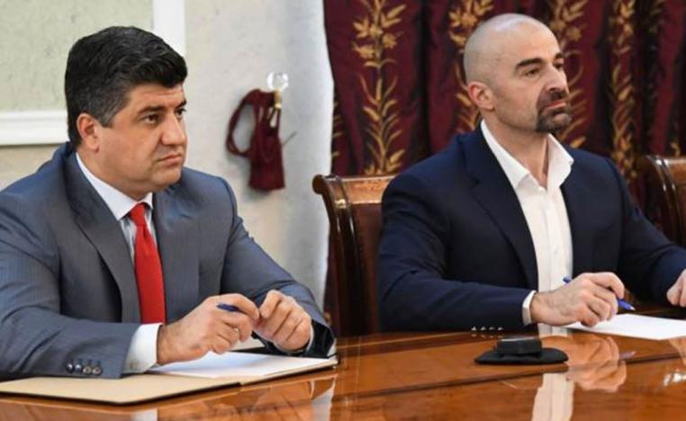 بافل طالباني (يمين) وابن عمه لاهور جنكي