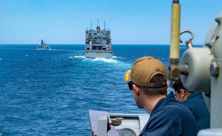 انشطة إيران تثير مخاوف دولية من تعطيل الملاحة البحرية في بحر عمان ومضيق هرمز