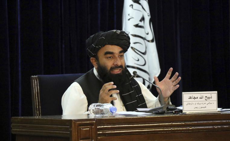 ذبيح الله مجاهد المتحدث باسم طالبان يعلن عن الفريق الحكومي للحركة الأفغانية المتشددة