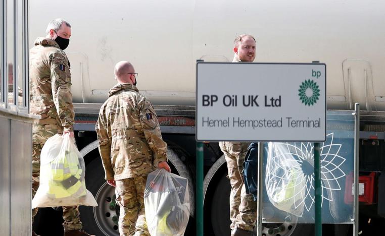 هل يكبح تدخل الجيش البريطاني فوضى نقص الوقود