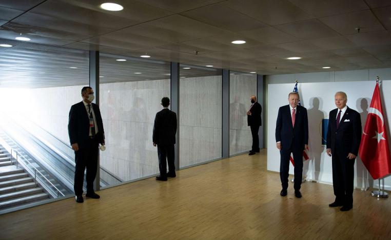 المجاملات البروتوكولية لا يمكن أن تحجب خلافات عميقة بين واشنطن وأنقرة