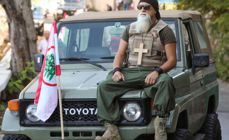 متظاهر من مؤيدي القوات اللبنانية في وسط بيروت