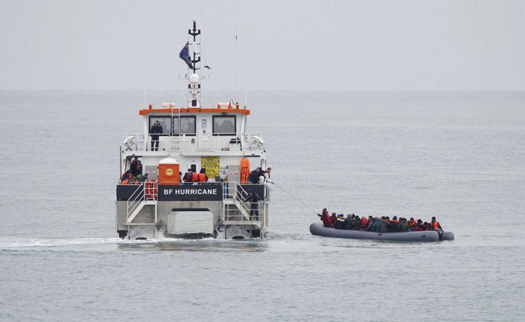 تصاعد التوتر بين فرنسا وبريطانيا بشأن أزمة المهاجرين والصيد البحري