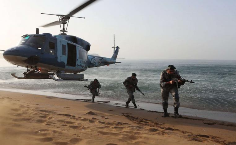 المناورات الايرانية تحاكي التصدي لهجوم معادي