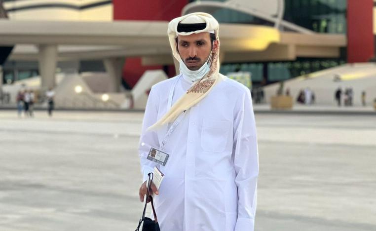 المشجعون المكفوفون يستمعون لأدق تفاصيل المباريات