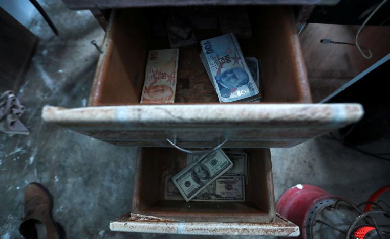 الليرة خسرت 38 بالمئة من قيمتها هذا العام رغم التحسن الأخير في سعر صرفها