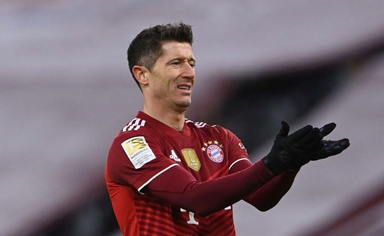 ليفاندوفسكي يتابع هوايته التهديفية