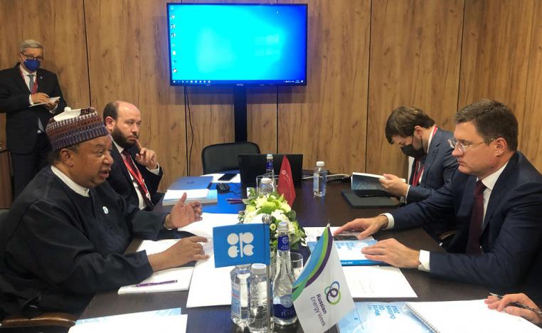 تأثيرات محدودة لمتحور أوميكرون تدفع أوبك+ للحفاظ على مسار زيادة تدريجية طفيفة في انتاج النفط