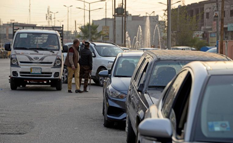 طوابير طويلة أمام محطات الوقود في الموصل