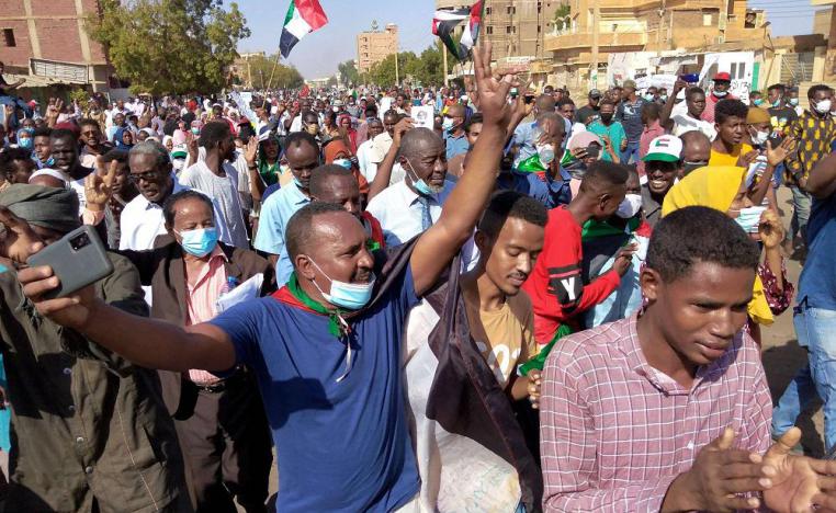 المتظاهرون في السودان برفضون التوقف عن النظاهر