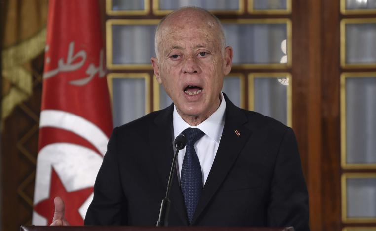 الرئيس التونسي يقاوم على أكثر من جبهة وسط أزمة مالية طاحنة