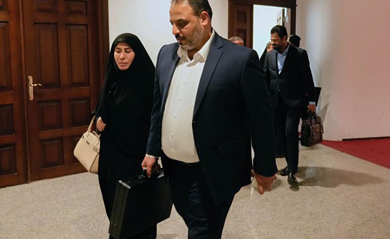 نواب من كتلة الصدر يغادرون قاعة البرلمان بعد فشل عقد جلسة نظامية