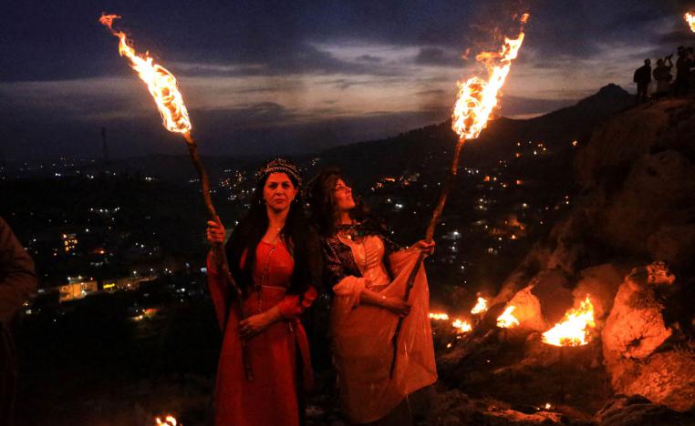 كرديتان تحتفلان بعيد النوروز في عقرة شمال العراق