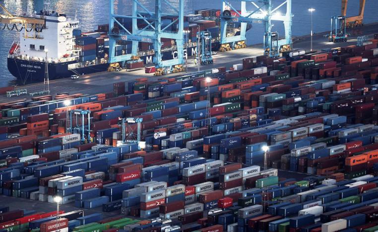 شلل تام يصيب المعاملات التجارية بين الجزائر واسبانيا